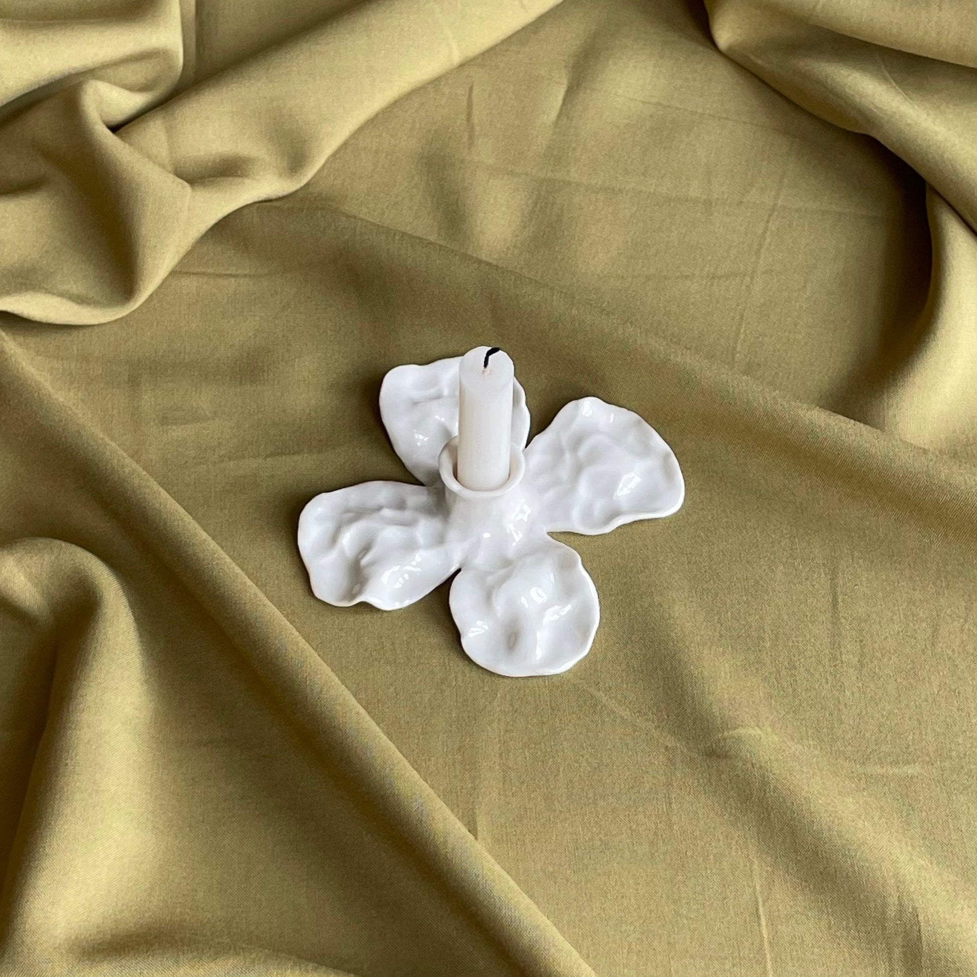 Krøllet lysestage - blomst - Kroelletkeramik.dk 